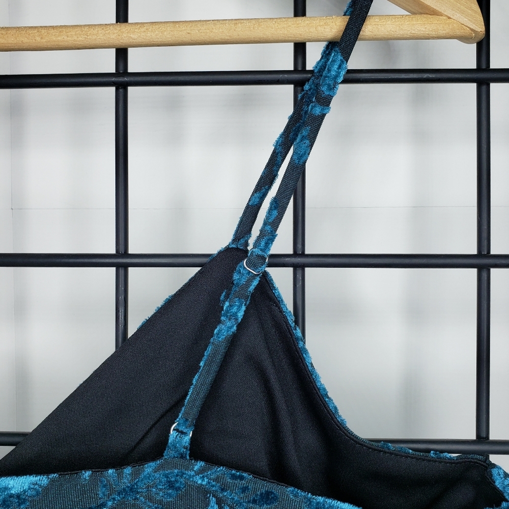 ⭐3/$20 Wild Fable Blue Velvet Crop Top - Picture 7 of 8